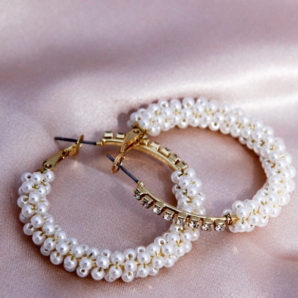 Dainty Pearl Zirconia Hoop Earrings - Picture 3 of 4